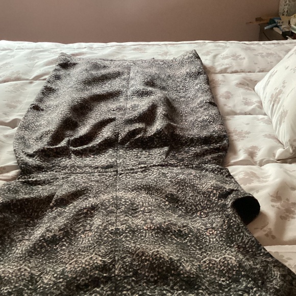 Dress, brand is Limited, size tall 8 Multi color - Picture 3 of 3